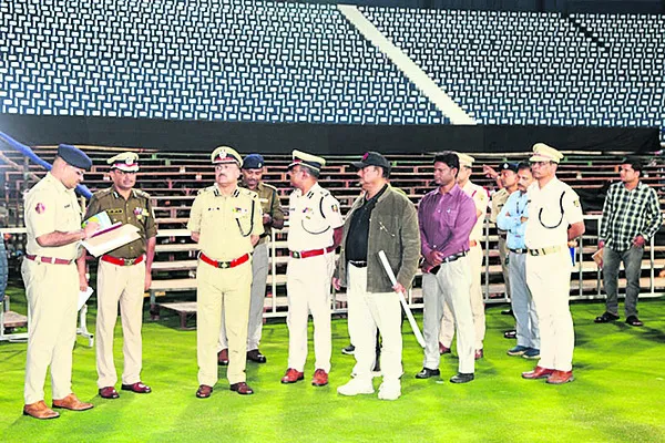 టీ–20 మ్యాచ్‌కు మూడంచెల భద్రత 