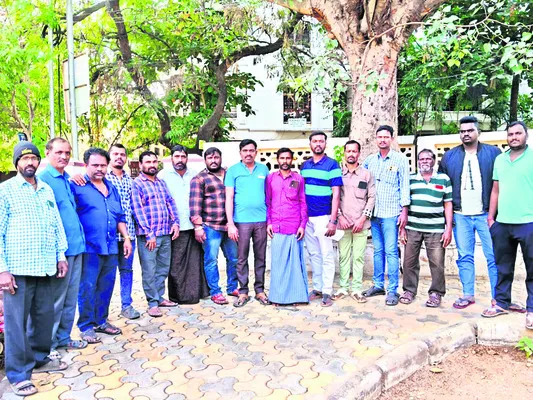 పట్నంలో ‘పల్లె ప్రచారం’