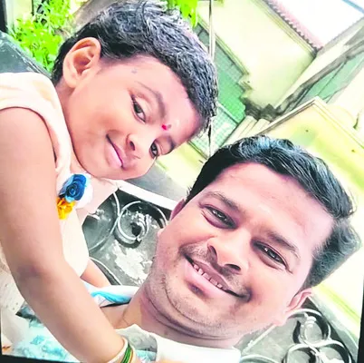 ఓఆర్‌ఆర్‌పై లారీ, కారు ఢీ..