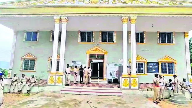 పదవి కోసం టీడీపీ పాకులాట 