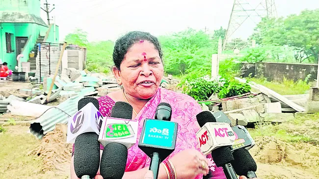 మా స్వాధీన అనుభవంలో ఉన్న భూమి 
