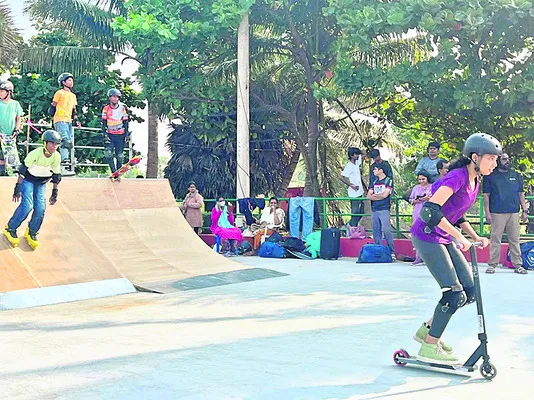 రసవత్తరంగా రోలర్‌ హాకీ 