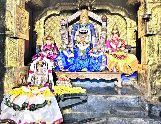 ఐలోని మల్లన్నకు వర్ణలేపనం