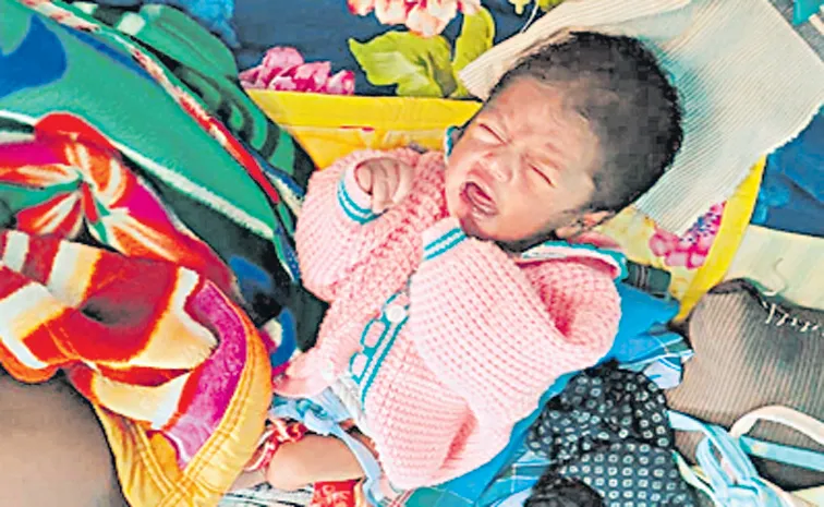 Husband and wife Dead Kid became Orphaned at Karnataka