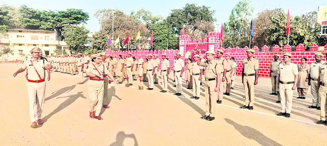 పోలీస్‌శాఖలో హోంగార్డుల సేవలు కీలకం 