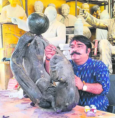 శిల్పాకారుడికి అరుదైన గౌరవం 