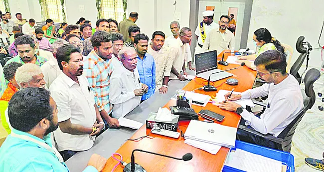 అభివృద్ధి పనులకు భూసేకరణ వేగవంతం 