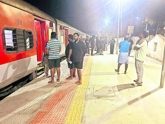 స్పృహ తప్పిన లొకోపైలెట్‌ 