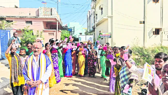 సర్పంచ్‌ బరిలో స్వాతంత్య్ర సమరయోధుడి కుమారుడు