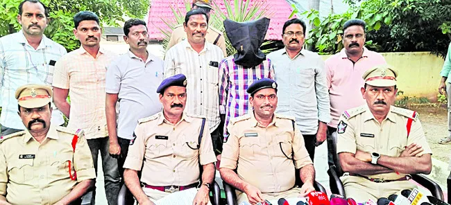 మద్యం మత్తులోనే నవీన్‌రెడ్డి హత్య 