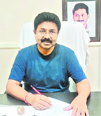 రాజ్యాంగేతర శక్తిగా లోకేష్‌