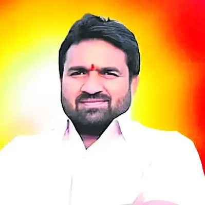 నాడు స్నేహ ‘హస్తం’.. నేడు గులాబీ నేస్తం