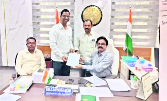 పోలింగ్‌ కేంద్రాల్లో వసతులు కల్పించాలి 