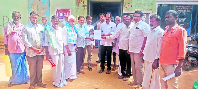 పొలాల మధ్య మైనింగ్‌కు ఒప్పుకోం