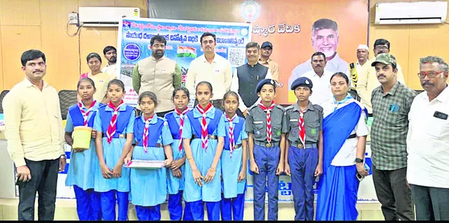 సైనిక కుటుంబాలకు అండగా నిలుద్దాం 