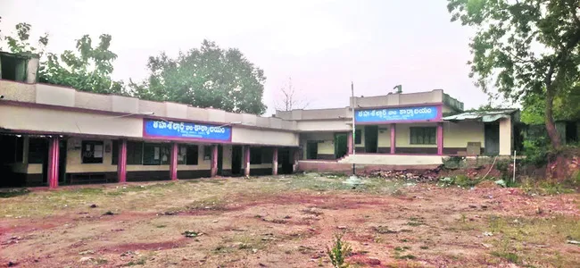 ఇంకా పరాయి పంచనే! 