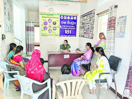 పిల్లల పట్ల ప్రత్యేక  శ్రద్ధ వహించాలి
