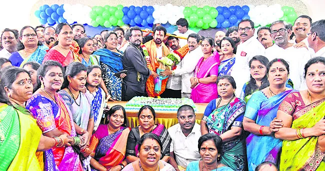 ఘనంగా కేకే రాజు జన్మదిన వేడుకలు