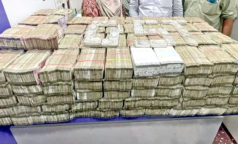 Police Seized Over 20 Crore In Cash During Vehicle 