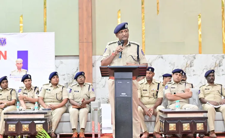 పోలీసు పహారాలో గ్లోబల్ సమ్మిట్