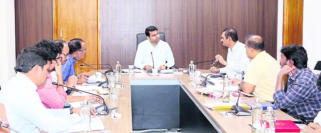 మున్సిపల్‌ ఎన్నికలకు సిద్ధం కావాలి 