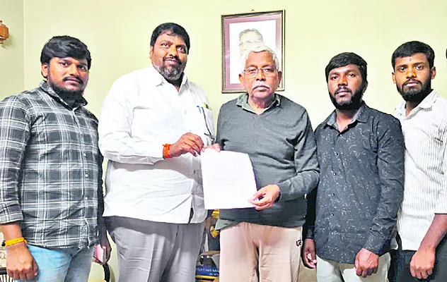 మా గోడు శాసనసభలో వినిపించండి 