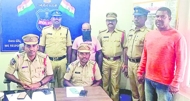 గంజాయి మొక్కలు పెంచుతున్న వ్యక్తి రిమాండ్‌