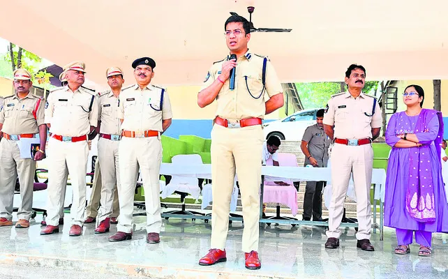 సాంకేతిక నైపుణ్యాలను పెంపొందించుకోవాలి