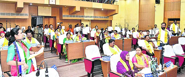 అధికారుల తీరుతో గౌరవం లభించడంలేదు 