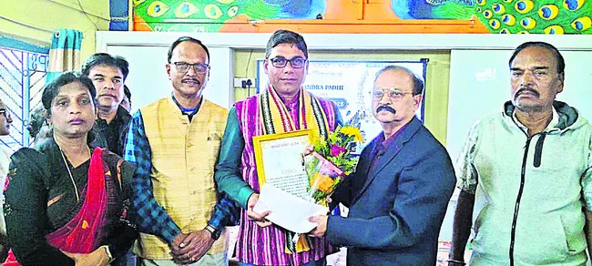 పాత్రికేయుల సేవలు ప్రశంసనీయం 