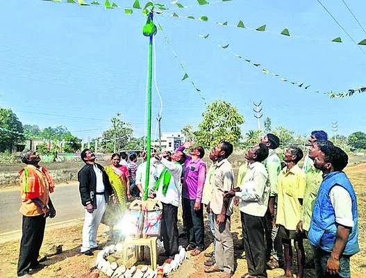పోరాటాలతోనే ఆదివాసీలకు న్యాయం