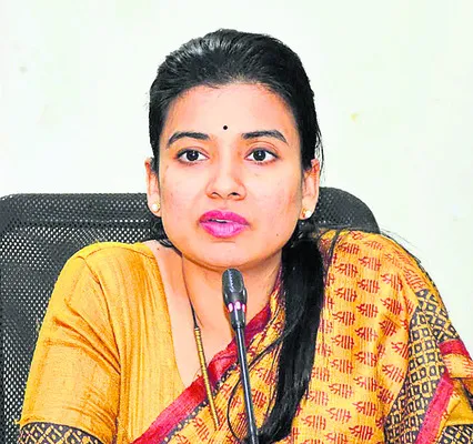 విద్య, వైద్యంపై ప్రత్యేక శ్రద్ధ
