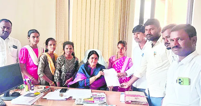 ఇన్‌స్ట్రక్టర్‌ నియామకంపై ఫిర్యాదు 