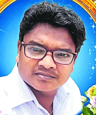 ఆర్టీసీ బస్సు ఢీకొని కండక్టర్‌ దుర్మరణం 