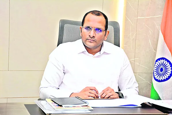 బొకేలు, స్వీట్లు వద్దు.. విరాళాలివ్వండి 