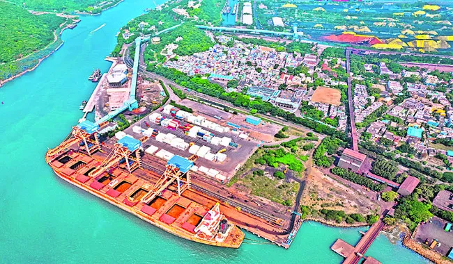 పోర్టు ఐటీ.. వెరీ పిటీ!