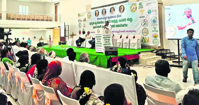 ప్రకృతి సేద్యాన్ని విస్తరించాలి 