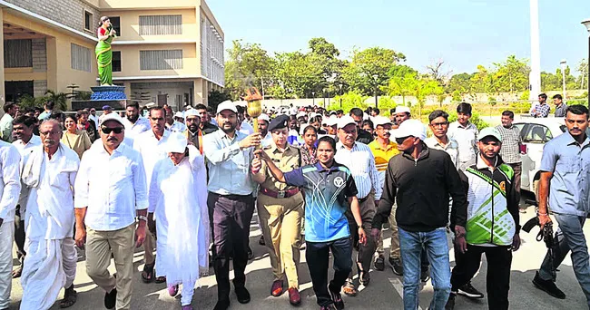 సీఎం కప్‌ పోటీల్లో సత్తా చాటాలి