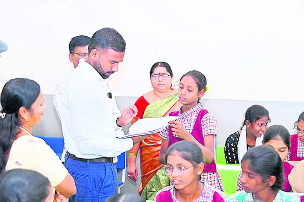 భవిష్యత్‌కు మూలం విద్య