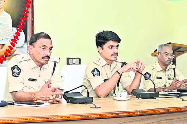 స్మార్ట్‌ పోలీసింగ్‌తో కేసులు ఛేదించాలి 