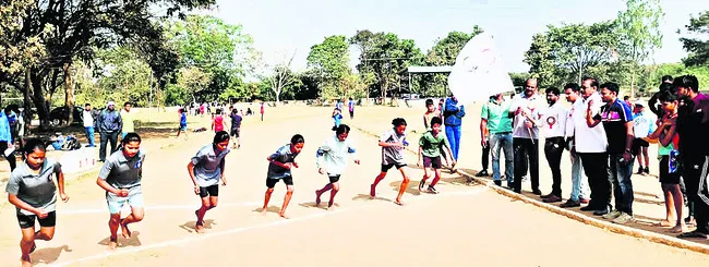 క్రీడలపై దృష్టి సారించాలి