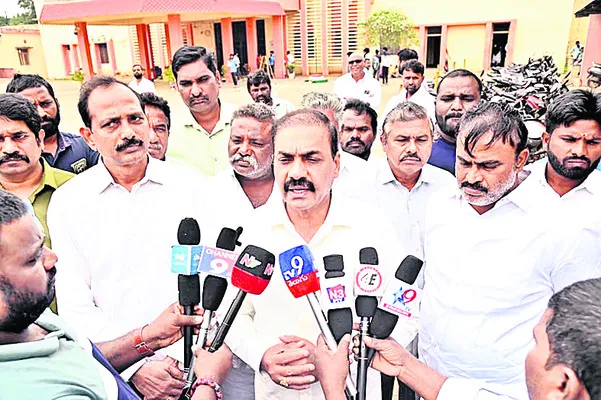 పోలీసులు, అధికారులూ జాగ్రత్త 