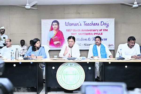 ఉపాధ్యాయులు అంకితభావంతో పనిచేయాలి 