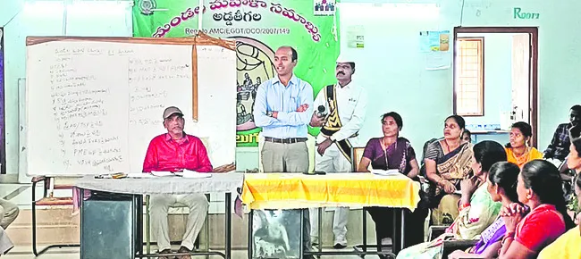 మహిళలు ఆర్థికాభివృద్ధి సాధించాలి