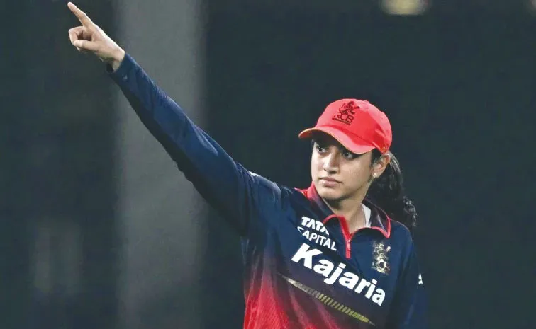 Smriti Mandhana Left Irritated By Cameraperson Video Goes Viral