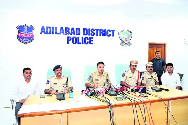 నకిలీ ఉద్యోగాల ముఠా గుట్టురట్టు