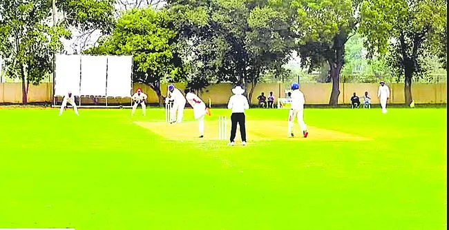 హోరాహోరీగాక్రికెట్‌ పోటీలు 