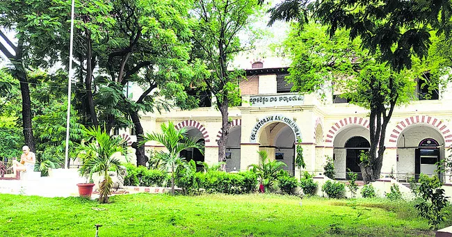 రెవెన్యూ ‘కుదేలు’ 