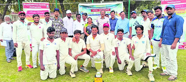 క్రికెట్‌ టోర్నీ విజేత ‘ఎస్‌ఎస్‌జీఎన్‌’ 