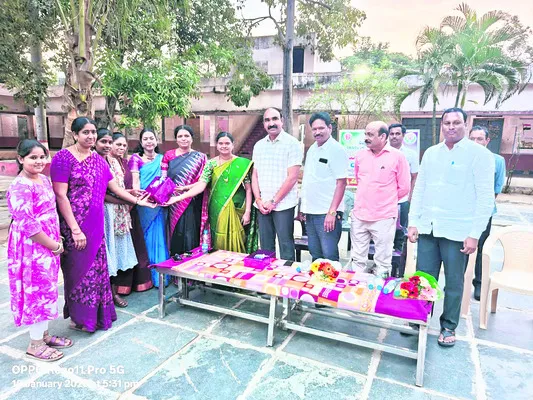 హెచ్‌డబ్ల్యూవోస్‌ ఫోరం ఆధ్వర్యాన ముగ్గుల పోటీలు 